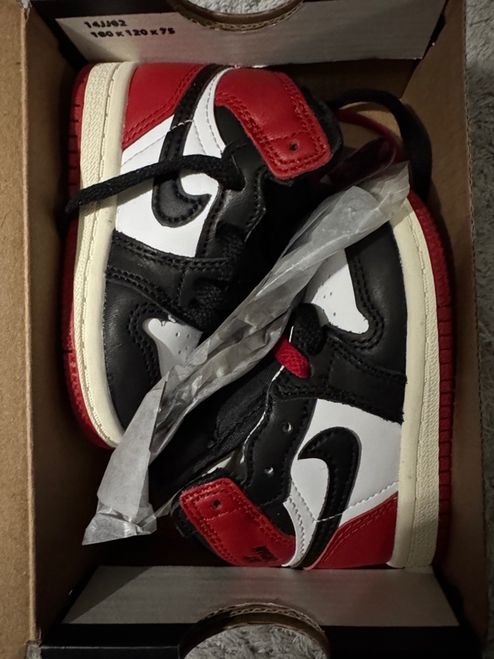 Kids Nike Jordan 1 Retro High-Top Sneakers - Classic Style